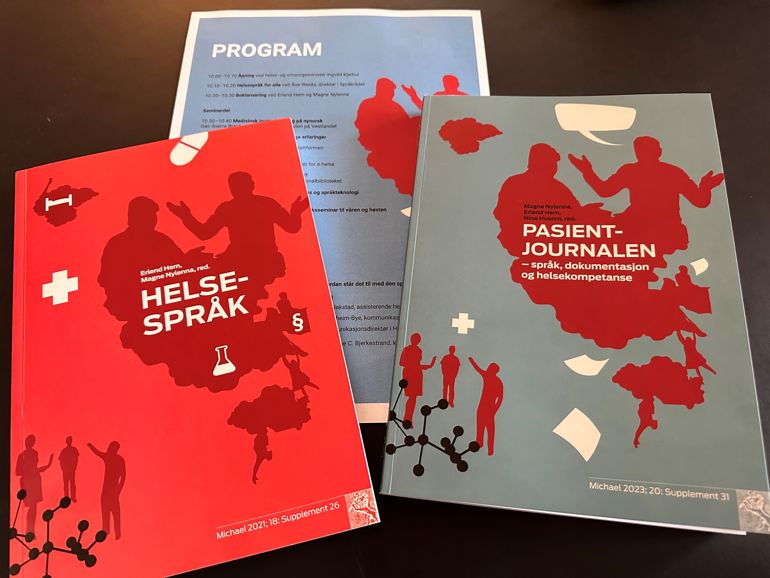 Bilde av bøkene som ble lansert