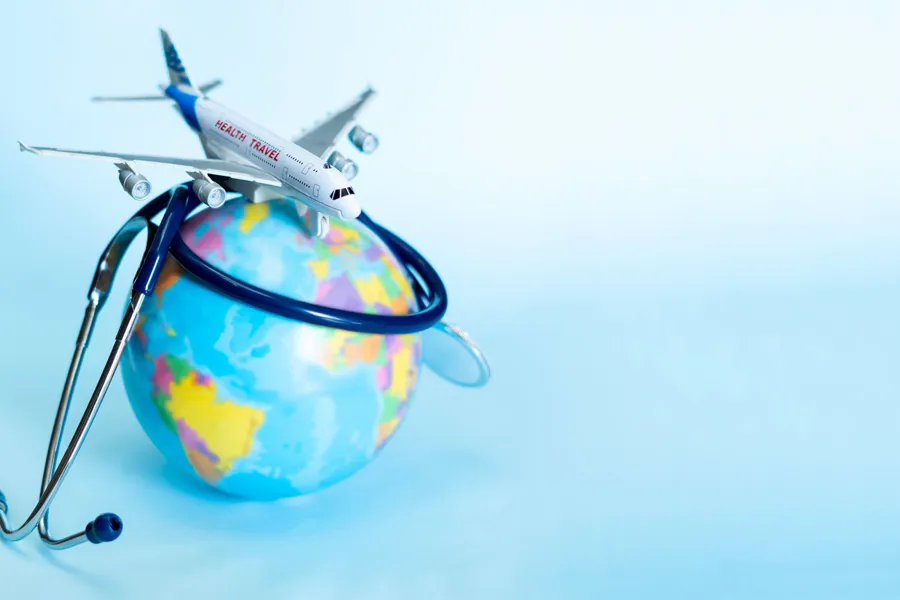 En satellitt som flyr over en globus