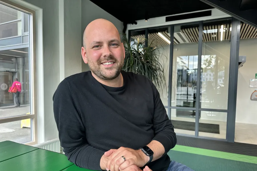 Innovasjonssykepleier Daniel Skinderhaug ved St. Olavs hospital