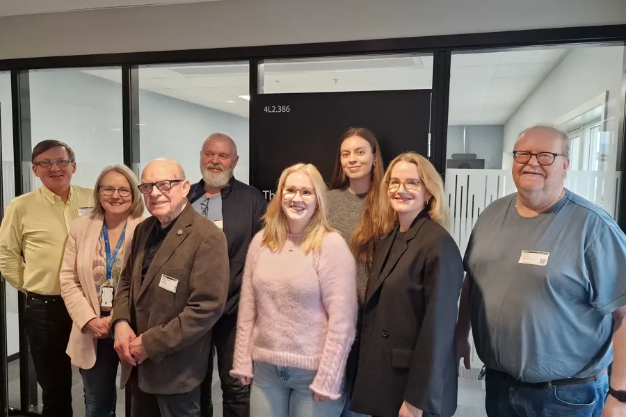 Brukerutvalget poserer sammen med Siri Berg