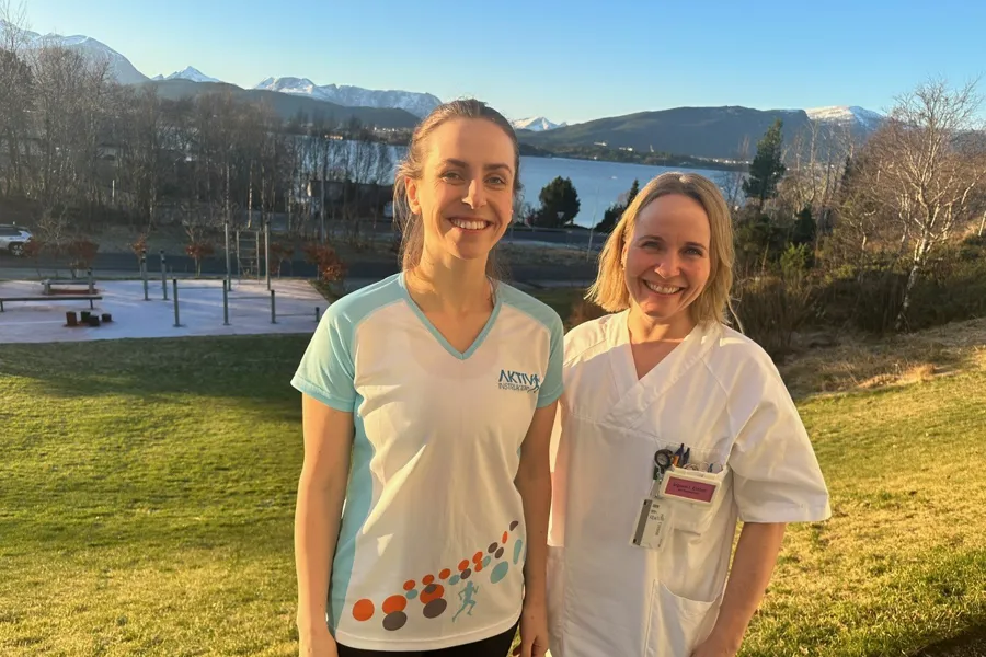 Fysioterapeut Sofie Hammernes Strømme og assisterende seksjonsleder Ingunn Istad Erstad ved Pusterommet i Ålesund.